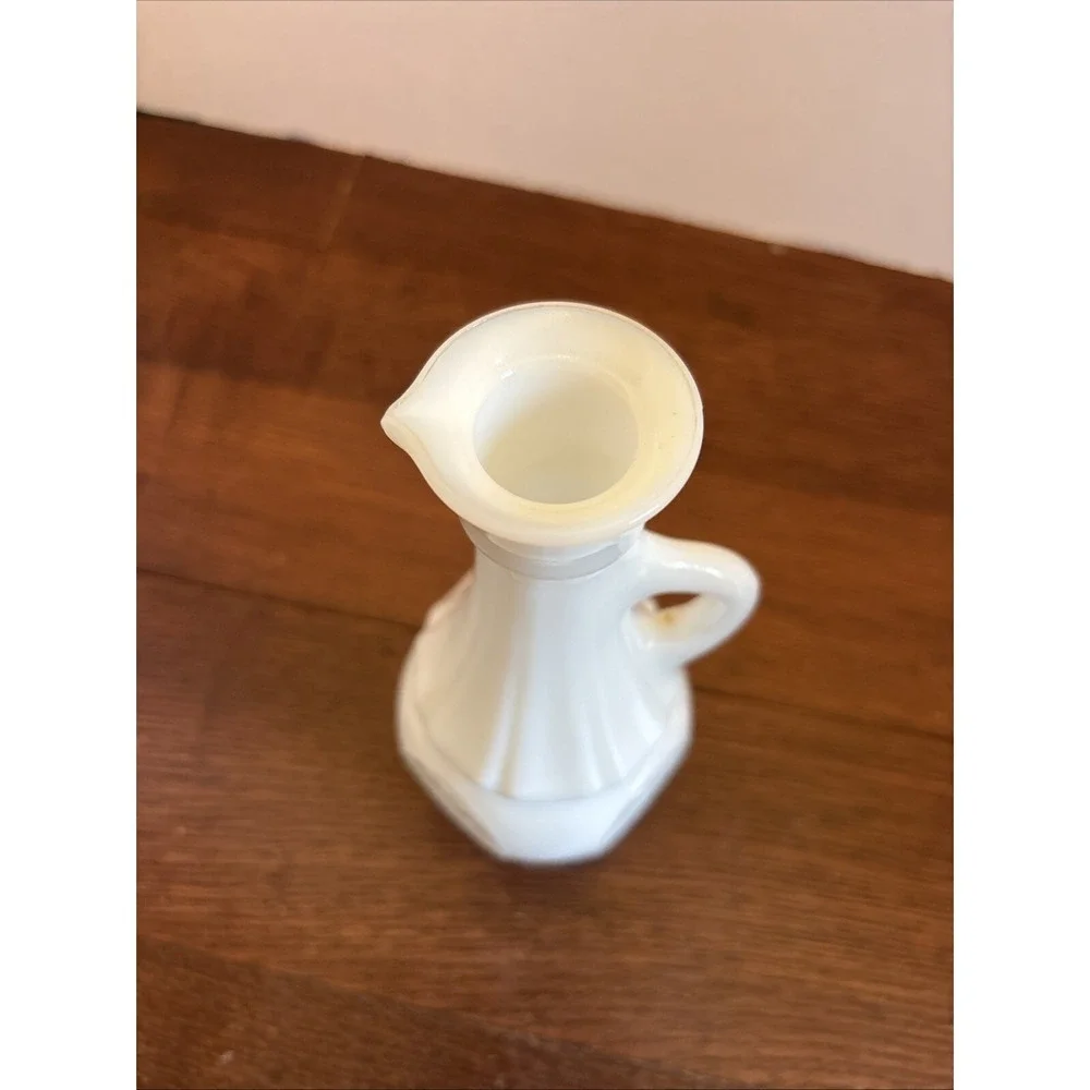 Vintage‎ Wheaton White Milk Glass Eagle Cruet , Vase, Bottle, No Stopper